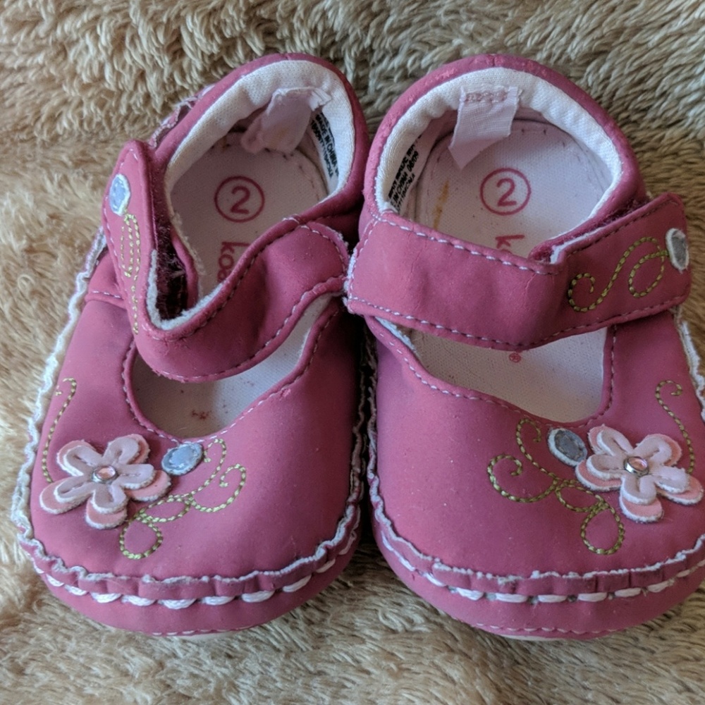 Koala kids pink strap shoes size 2